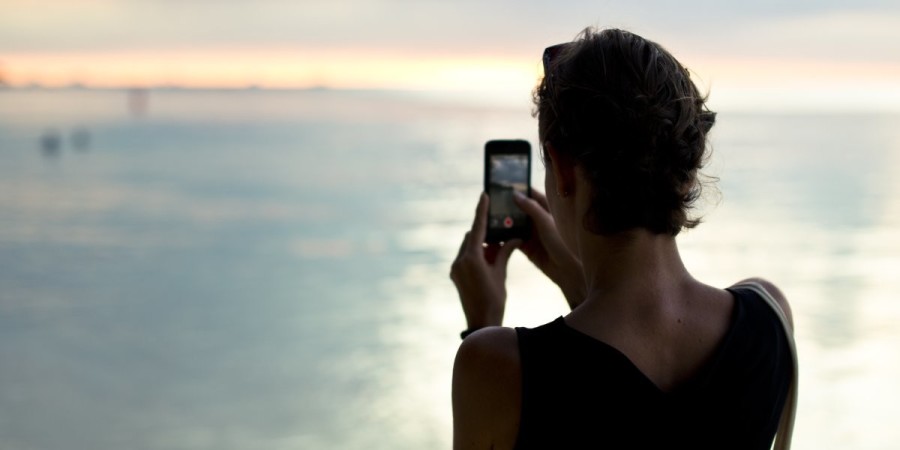 How To Travel Abroad with Your Smartphone