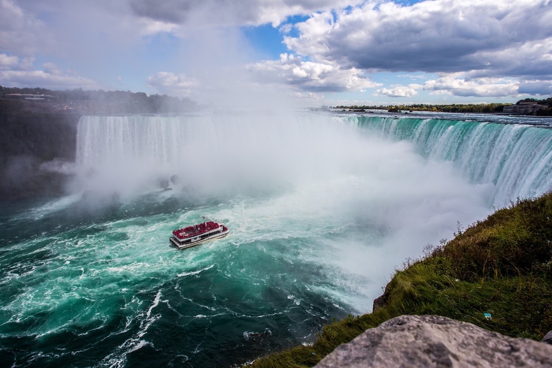 Photo via Kalen Emsley via Visualhunt