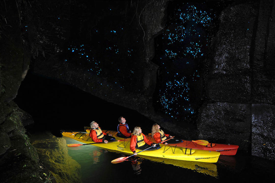 waitomo-glowworm-cave-photomonde