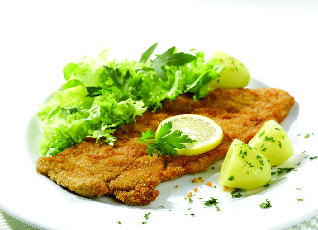 Wiener schnitzel-potatoes-lemon-salad-parsley