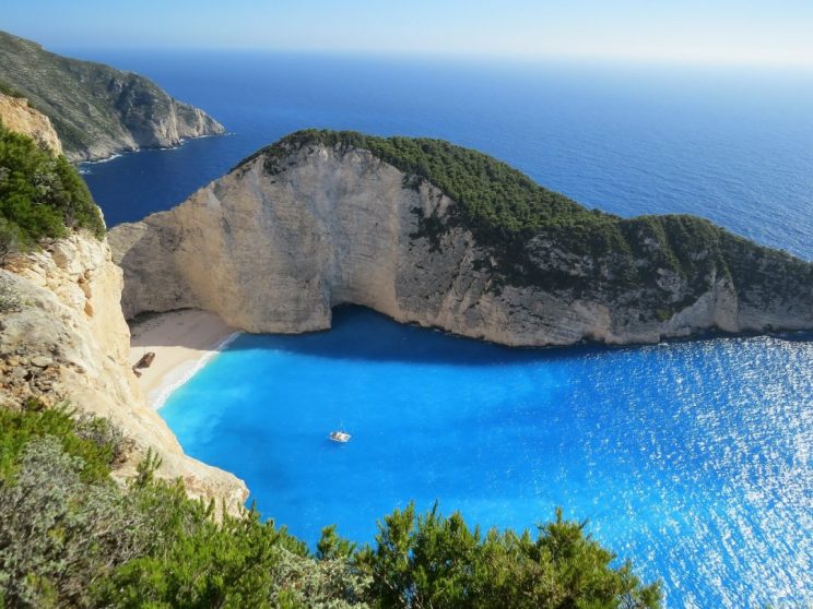 How to Travel Between the Greek Islands (Reliably and Affordably)
