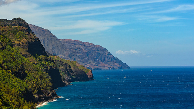 a stunning shot of the Na Pali Coast