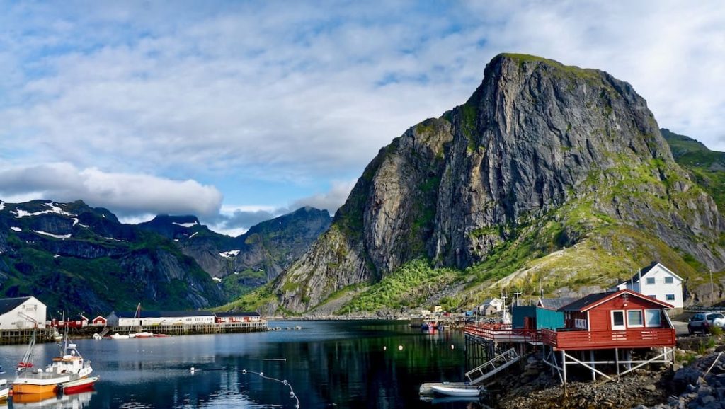 Norway on a budget: stunning fjords in Norway beside a lake