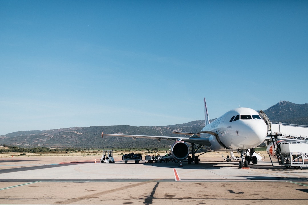 How to Save Money on Food at the Airport in Europe
