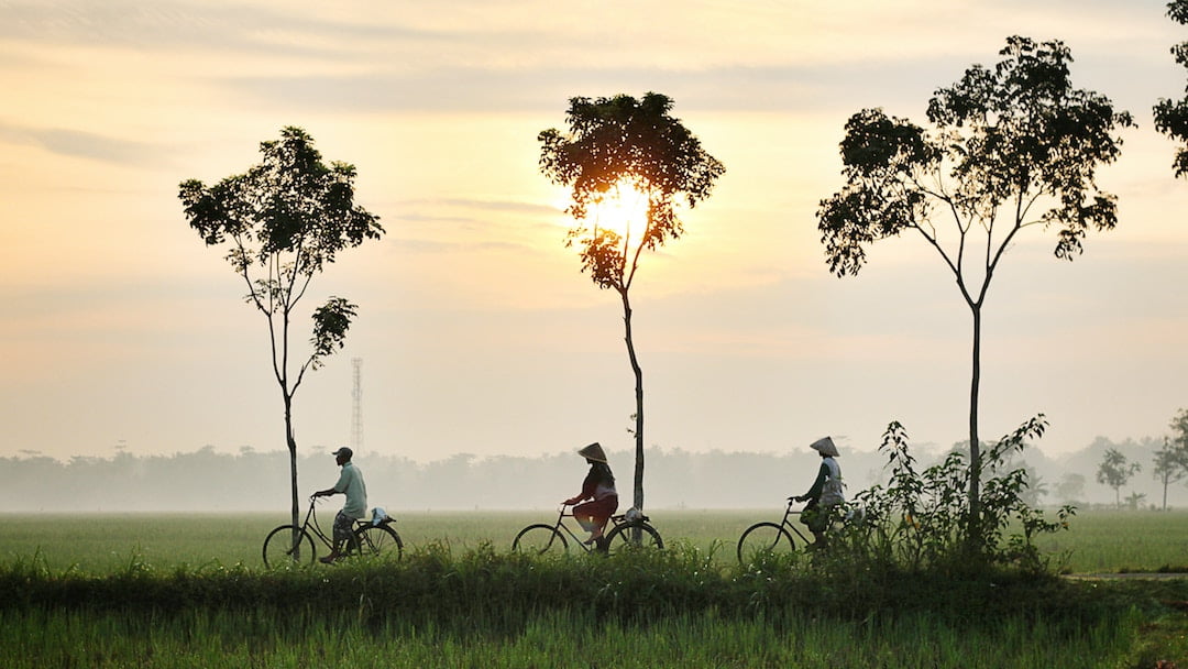 Dress Codes in Asia: From Myanmar to Thailand and Beyond