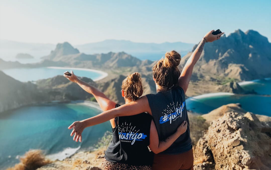 5 Reasons You Will Make Friends for Life on a Group Tour