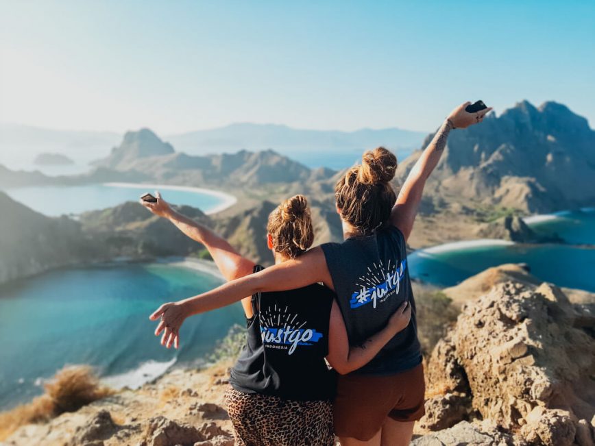 5 Reasons You Will Make Friends for Life on a Group Tour